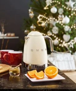 Smeg Bouilloire Année 50 1,7 L Crème En Inox Beige 7 Smeg Bouilloire Année 50 1,7 L Crème En Inox Beige -Chef&Sommelier-boutique bouilloire annee 50 1 7 l creme en inox beige 2