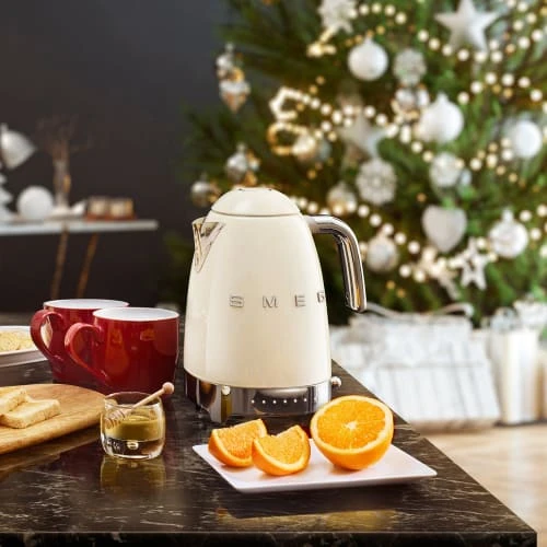 Smeg Bouilloire Année 50 1,7 L Crème En Inox Beige 5 Smeg Bouilloire Année 50 1,7 L Crème En Inox Beige – Image 3