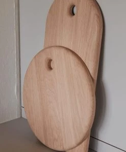 OYOY Living Design Planche à Découper Marron Chêne Ø31,5xH2cm -Chef&Sommelier-boutique planche a decouper marron chene oe31 5xh2cm 2