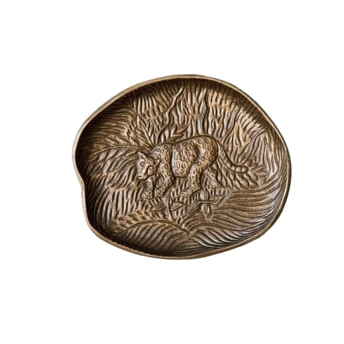 Artesa Plat En Relief Avec Motif Léopard En Aluminium Doré 3 Artesa Plat En Relief Avec Motif Léopard En Aluminium Doré