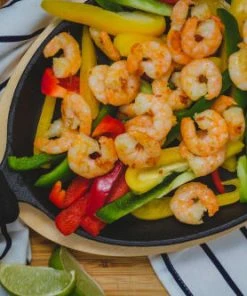 World Of Flavours Poêle à Fajita En Fonte Avec Plateau De Service En Bois-noir -Chef&Sommelier-boutique poele a fajita en fonte avec plateau de service en bois noir 2