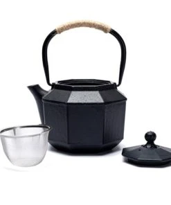 Mani Bhadra Théière Hexagonale Japonaise Noire En Fonte 1L -Chef&Sommelier-boutique theiere hexagonale japonaise noire en fonte 1l 2